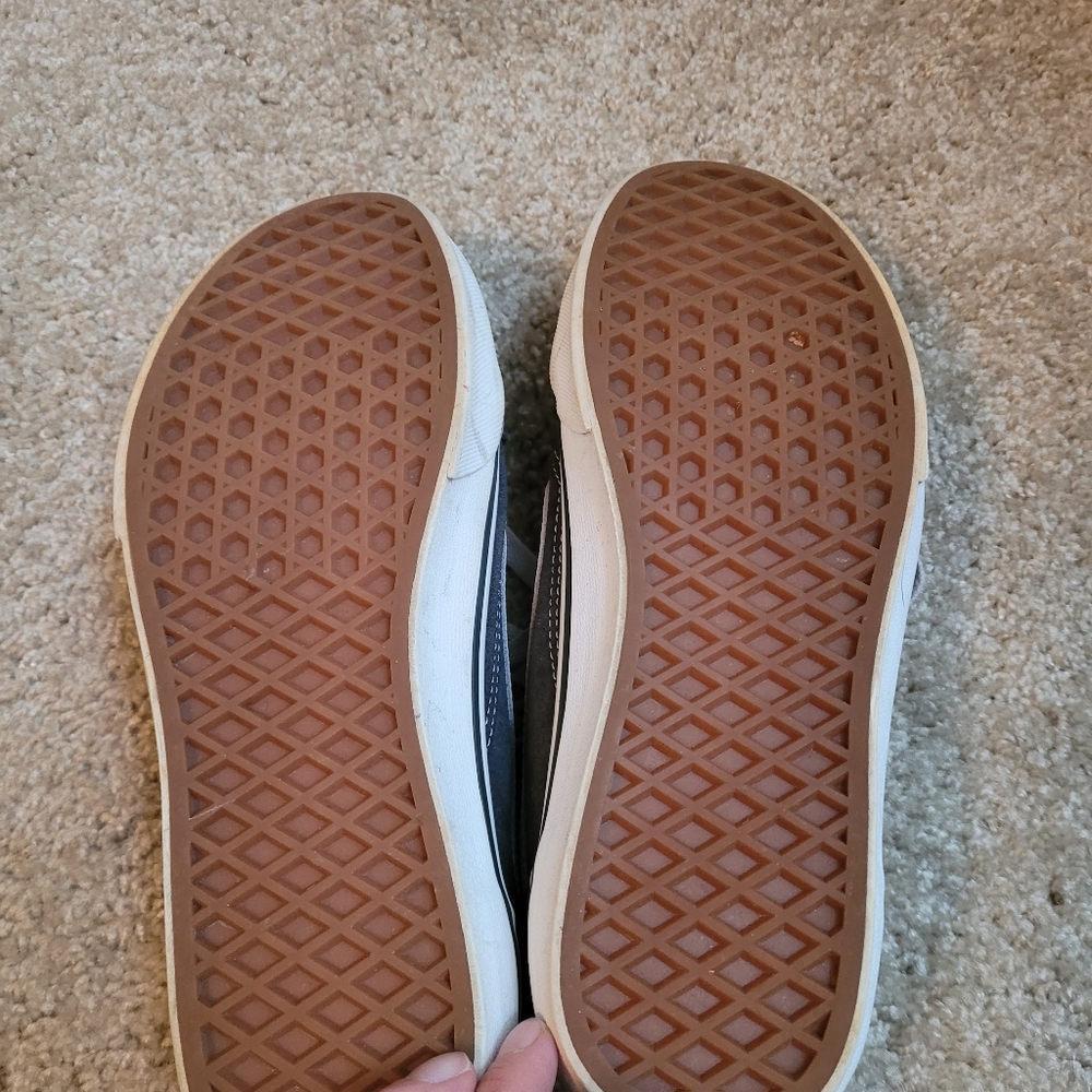 Vans - Picture 3 of 4